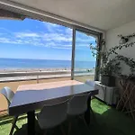 Spacieux Et Moderne En Bord De *