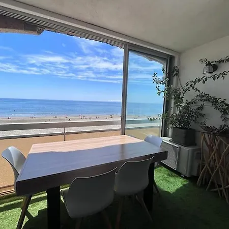 Spacieux Et Moderne En Bord De *